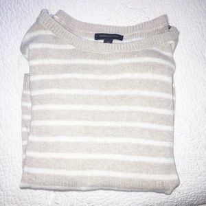 Women’s banana Republic sweater